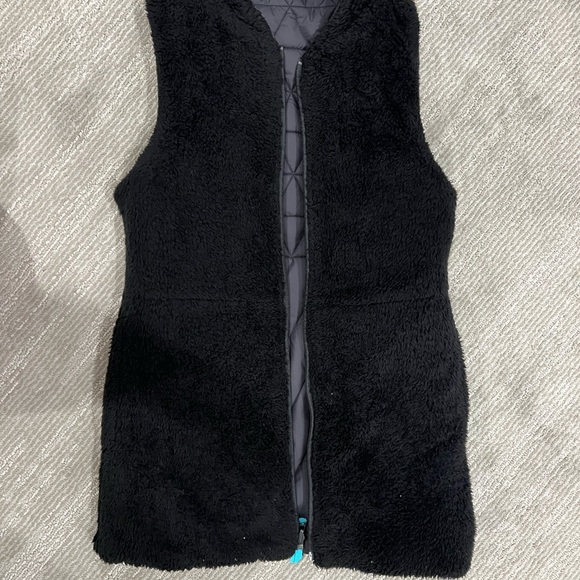 Ivivva size 14 long reversible girls vest - Picture 3 of 3